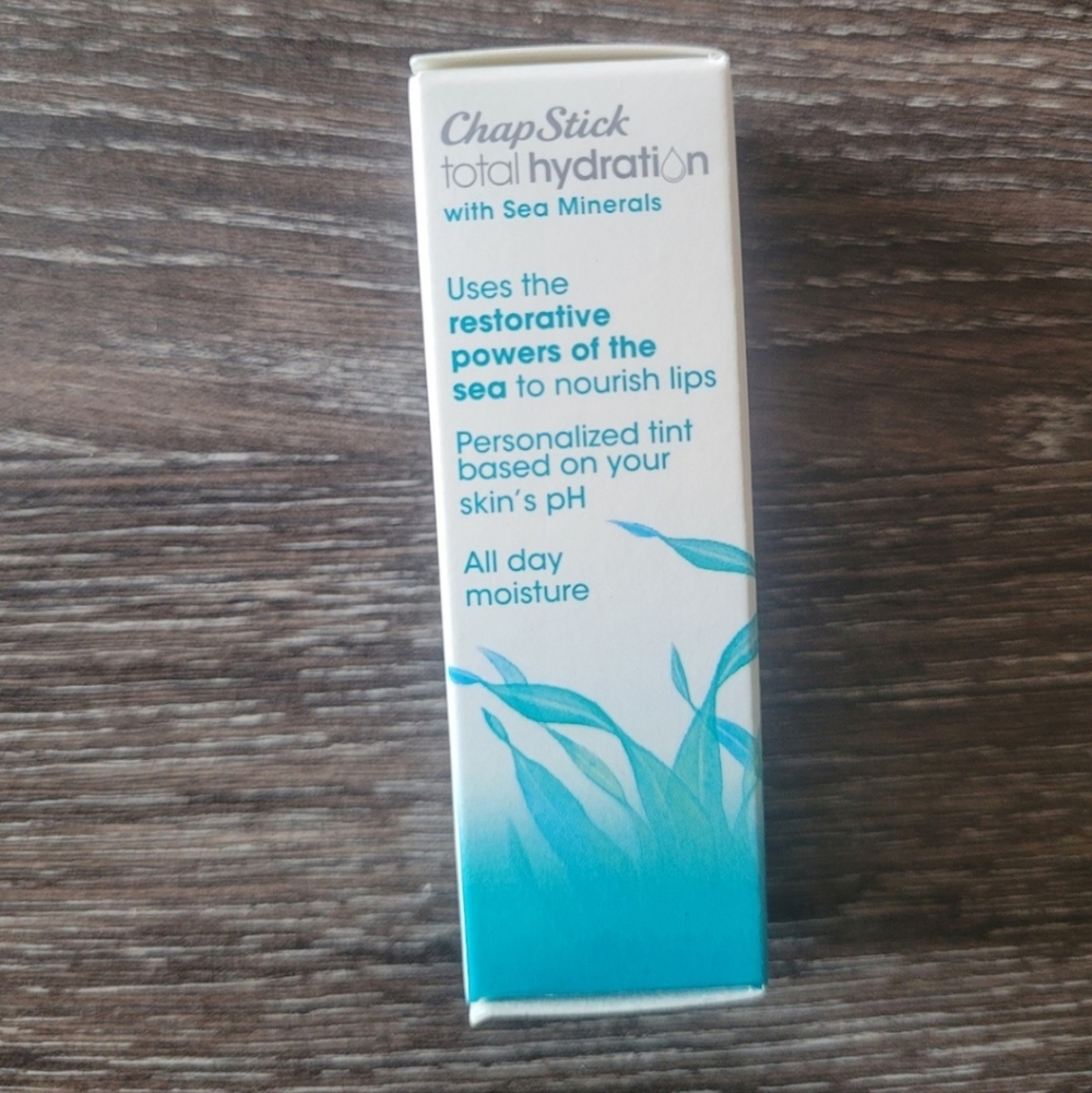 10 Chapstick Total Hydration Lip Balm - Picture 2 of 6